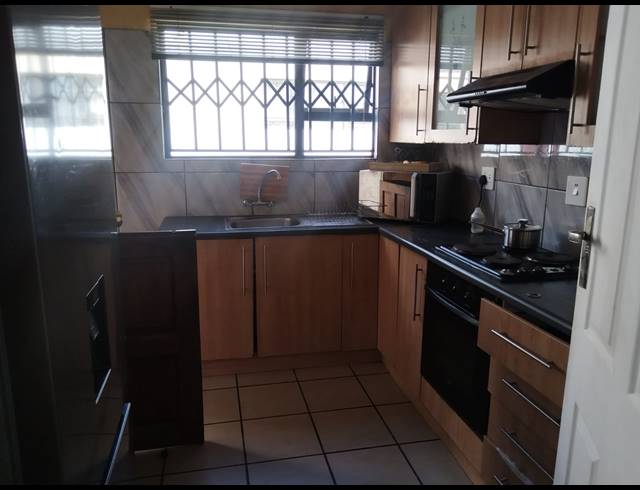 3 BEDROOM HOUSE FOR SALE IN GOLDEN GARDENS